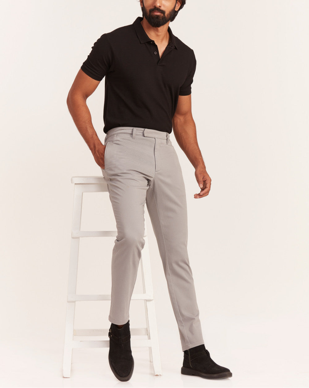 Tapered Fit Chinos With Straight Pockets - Grey