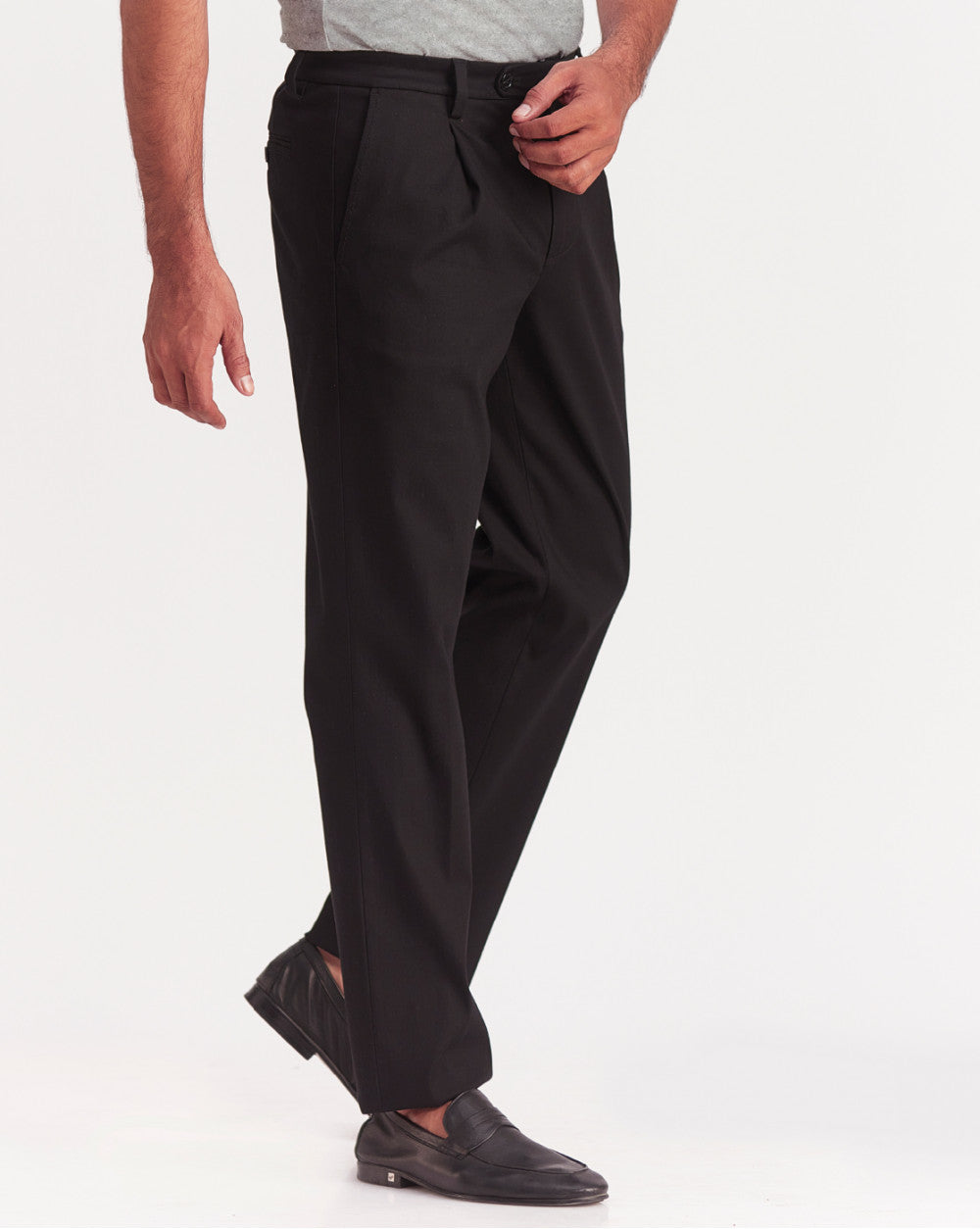 Single Pleated Relaxed Fit Trousers - Jet Black