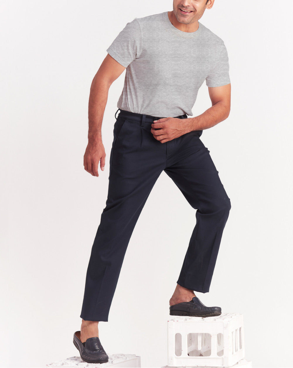 Single Pleated Relaxed Fit Trousers - Navy