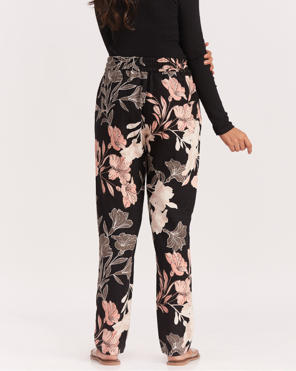 Tapered Fit Tapered &amp; Relaxed Drawstring Printed Pants - Floral Black Print